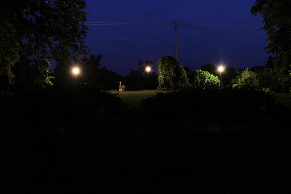 Kasztelania Pod Lipami Vila Zakroczym Exterior foto